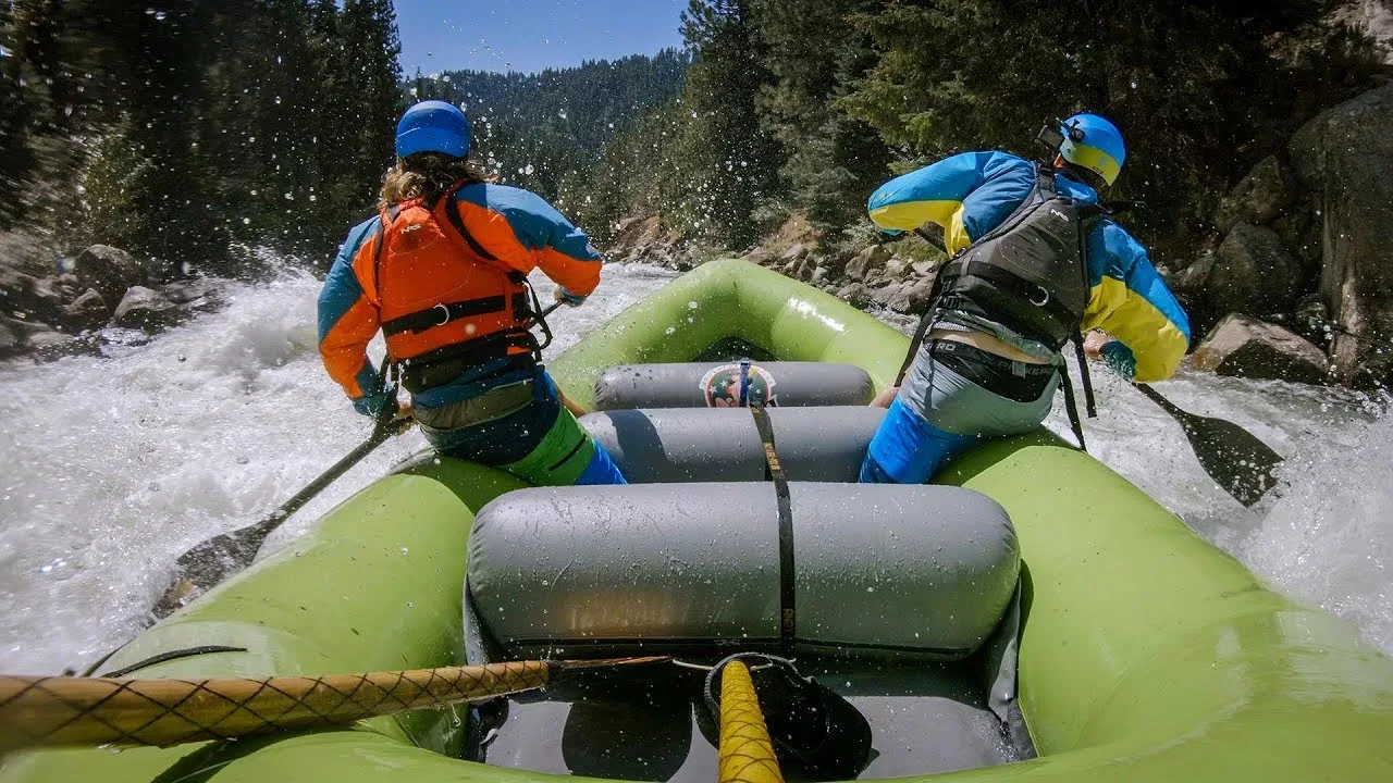 5 conseils essentiels pour une excursion de rafting réussie