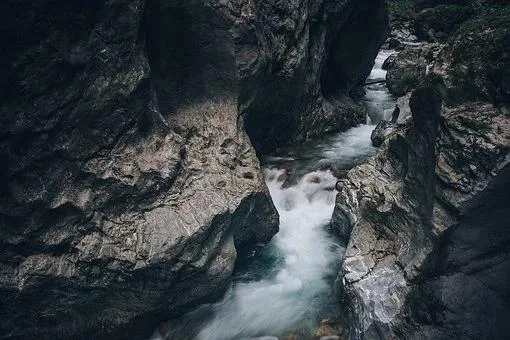 Les 3 plus beaux spots du canyoning au monde